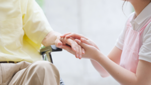 「育児・介護休業法の改正ポイントと企業の対応（介護編）」のアイキャッチ画像